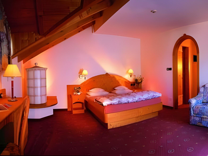 Bedroom 3, Hotel Genziana, Bolzano