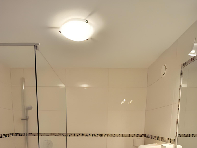 Bathroom 2, Hotel Post, Reutte