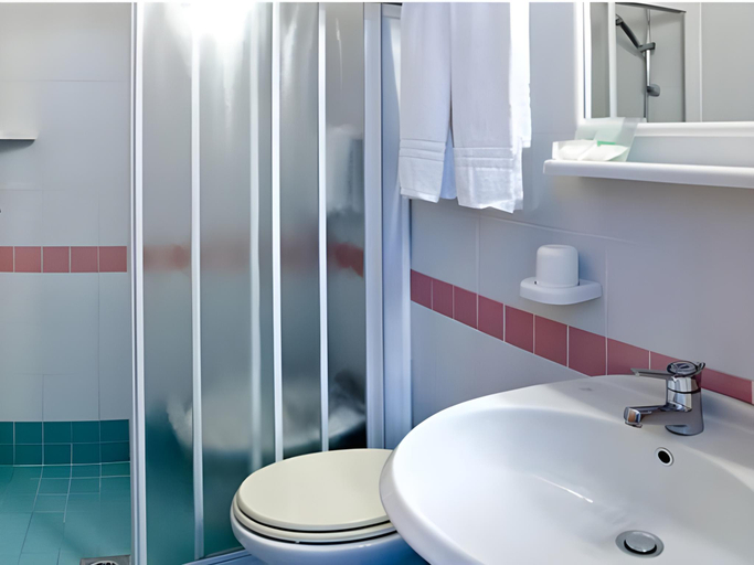 Bathroom 4, Hotel Pillon, Venezia