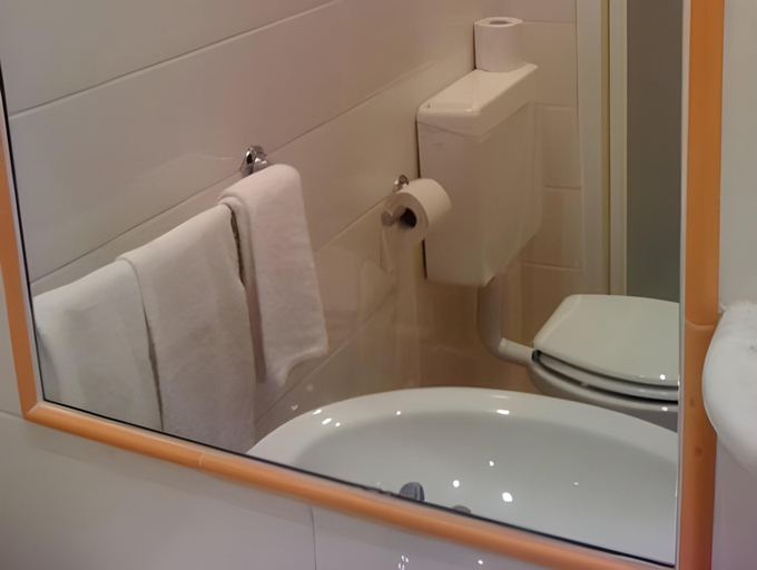 Bathroom 4, Hotel Villa Bianca, Savona