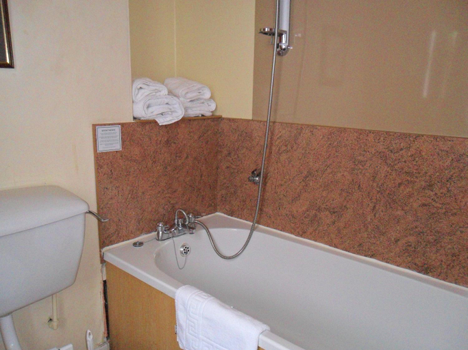 Bathroom 3, Ord Arms Hotel, Highland