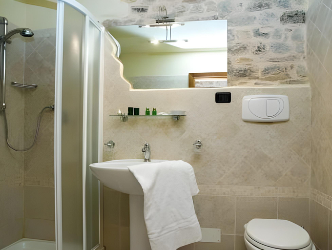 Bathroom 5, Charleston, Perugia