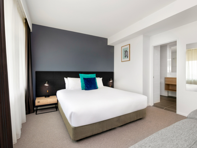 Bedroom 2, Mantra MacArthur Canberra, Canberra