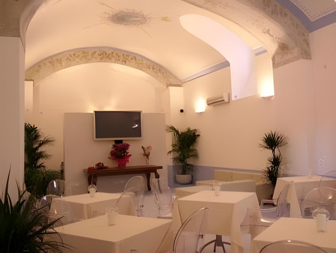Food & Drinks 2, Albergo 'La Vigna', Napoli