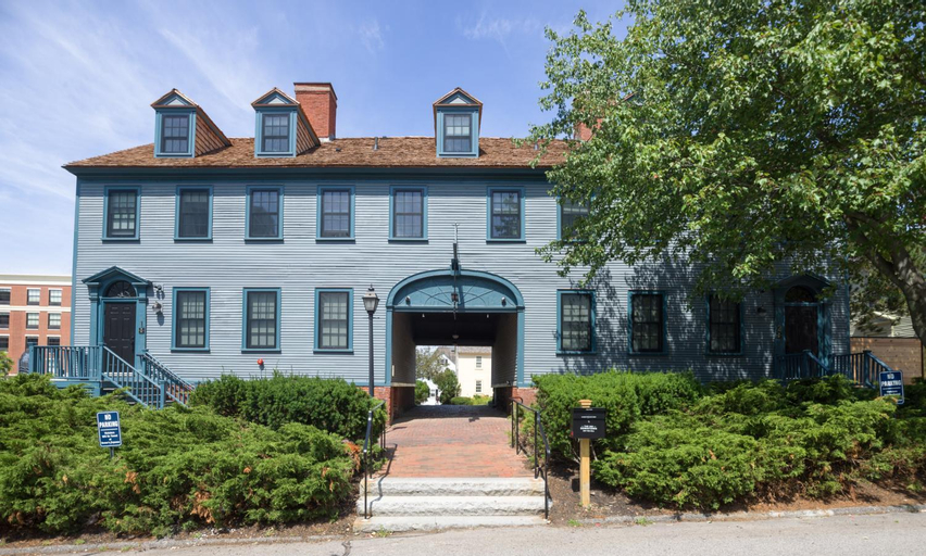 Exterior & Views
