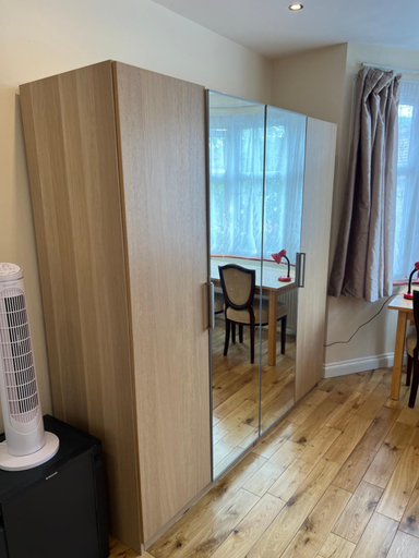 Others 3, Spacious and Sunny double Room for comfortable nap, London