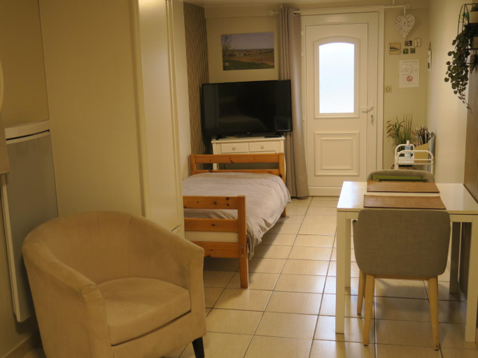 Bedroom 5, Les Collinades de Chalons, Marne