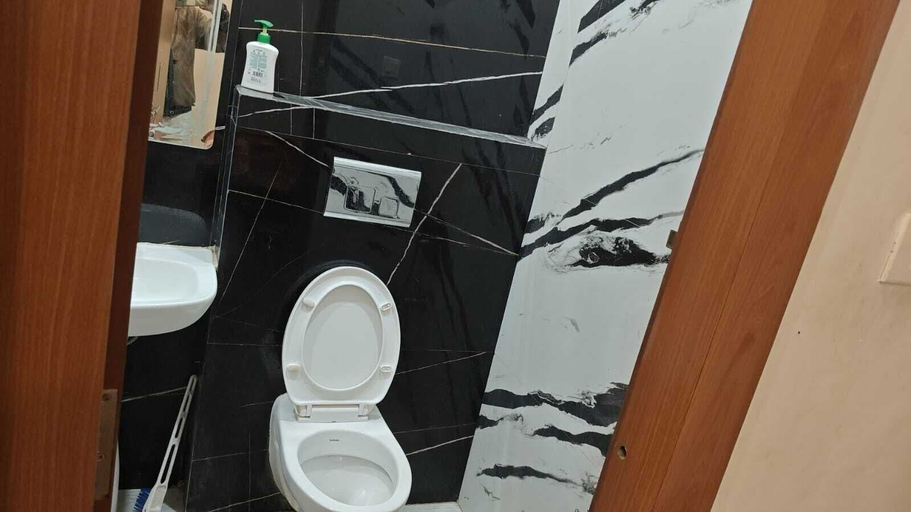 Bathroom 4, Shivam Guest House, Faizabad