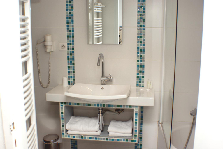 Others 5, Hotel Rodier, Aveyron