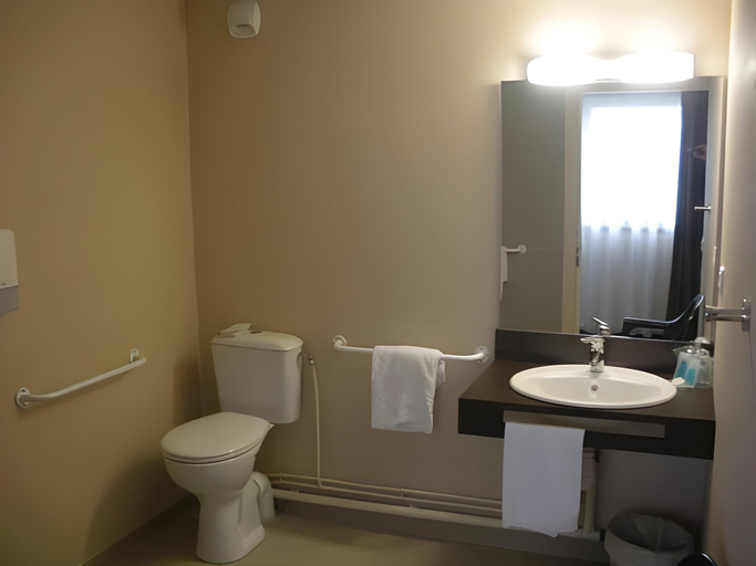 Bathroom 3, Hotel Restaurant Inter Hotel Otelinn, Calvados