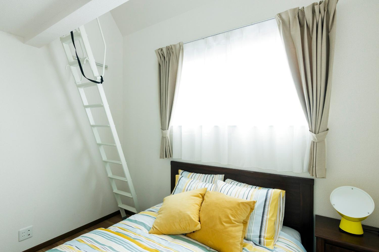 Bedroom 2, Crescent Moon Nakanoshimbashi, Nakano City