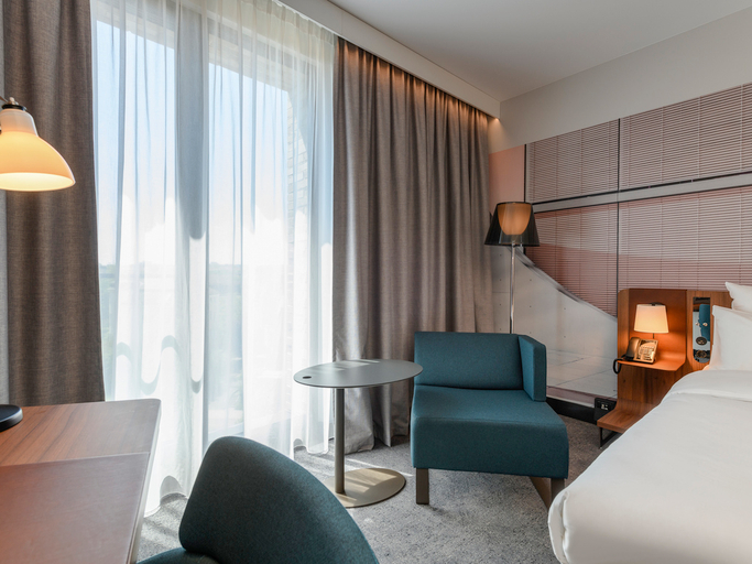 Bedroom 2, Novotel Regensburg Center, Regensburg