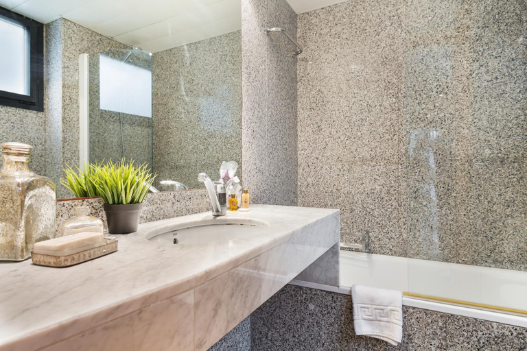 Others 5, My Space Emirates - Spacious Apartments near the City Center, Barcelona