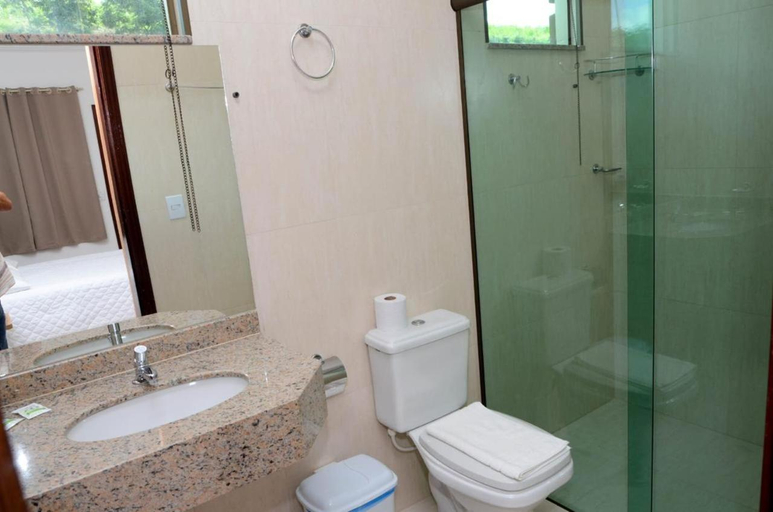 Bathroom 3, Hotel Casa Branca, Monte Belo