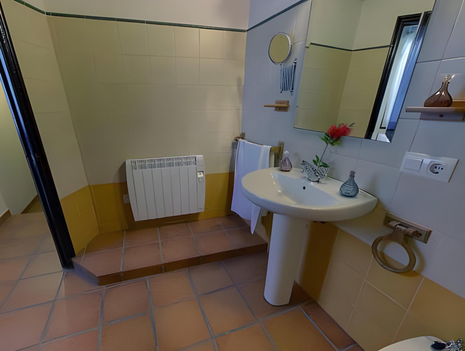 Bathroom 2, Alojamientos Turisticos Biarritz, Huelva