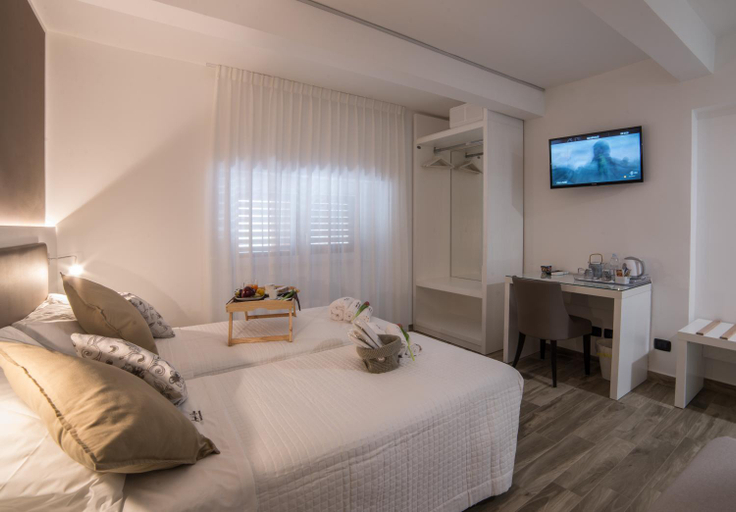 Bedroom 1, Angel's Care B&B, Reggio Di Calabria