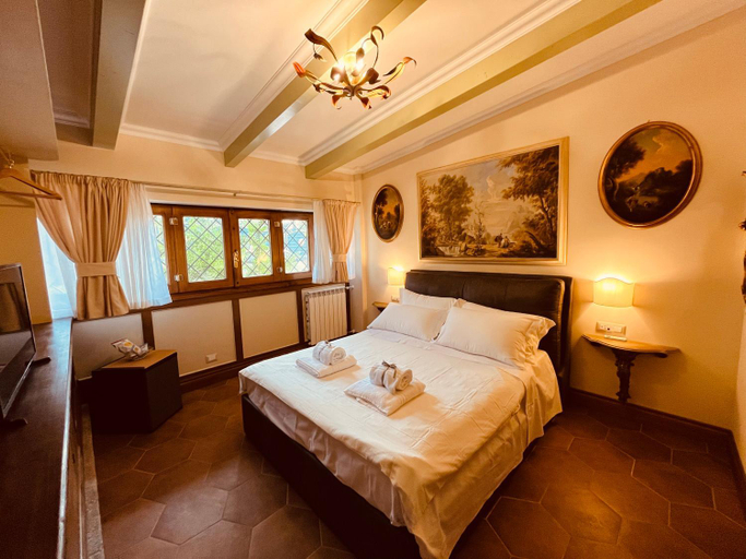 Bedroom, La Vecchia Torre" a pochi minuti dal Gemelli, Rome