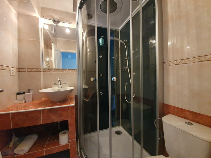 Bathroom 2, Le Merle Chatelain, Sion