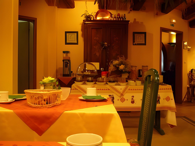 Food & Drinks 5, Hotel Winzenberg bed and breakfast, Bas-Rhin