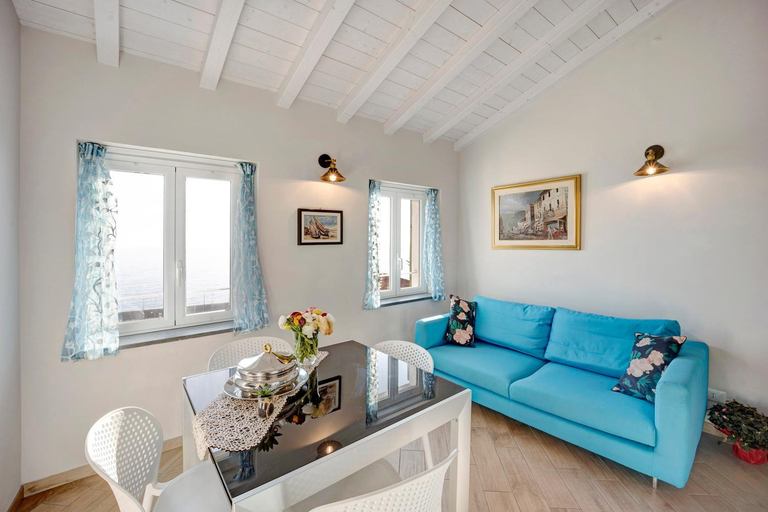 Others 3, Old city apartment seaview, Imperia