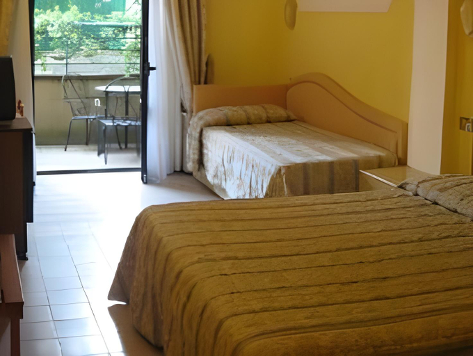 Bedroom 3, Platani Hotel, Viterbo