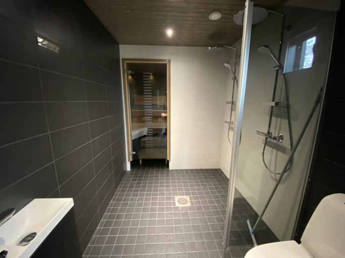 Bathroom 3, Villas Karhunpesä, Lapland