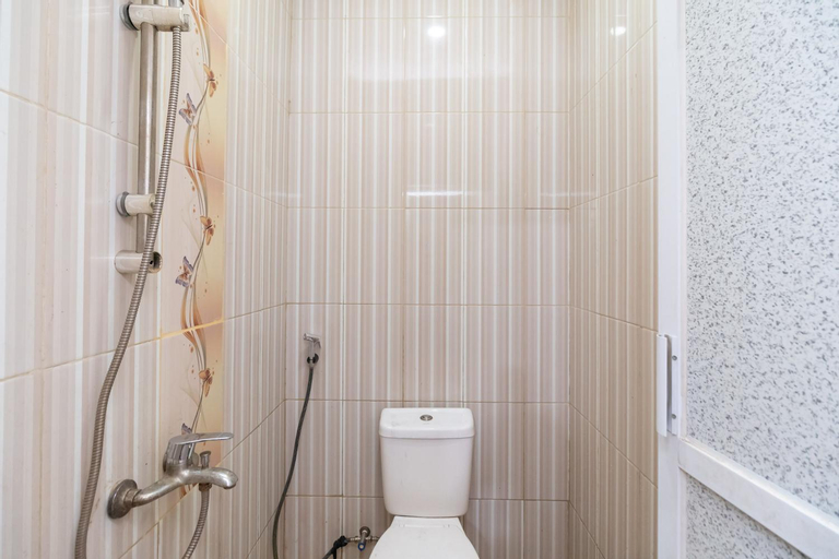 Bathroom 10