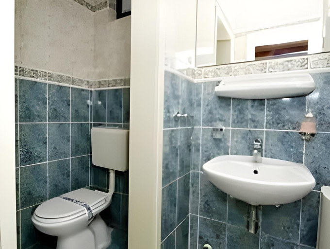 Bathroom 3, Garni Hotel Zenit, Novi Sad