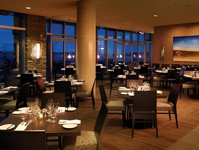 Food & Drinks 5, The Sidney Pier Hotel, Capital