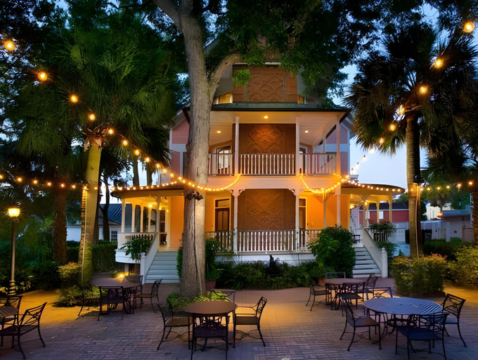 Exterior & Views 1, The Beaufort Inn, Beaufort
