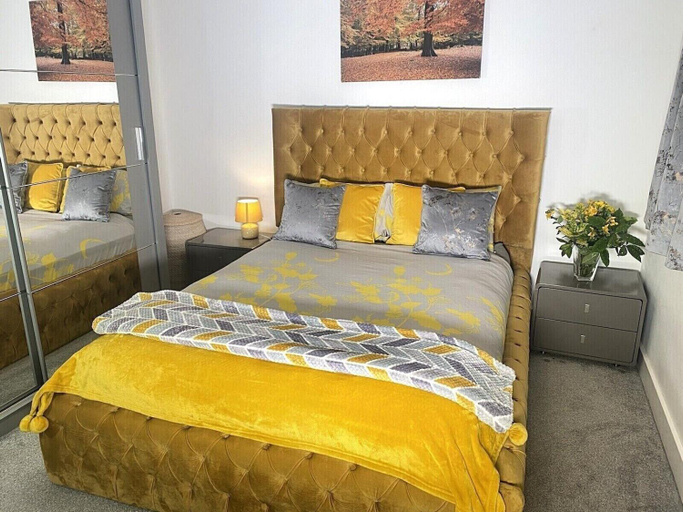 Bedroom 2, Igloo Magnolia Luxe Townhouse Stay I Free Parking, Leeds