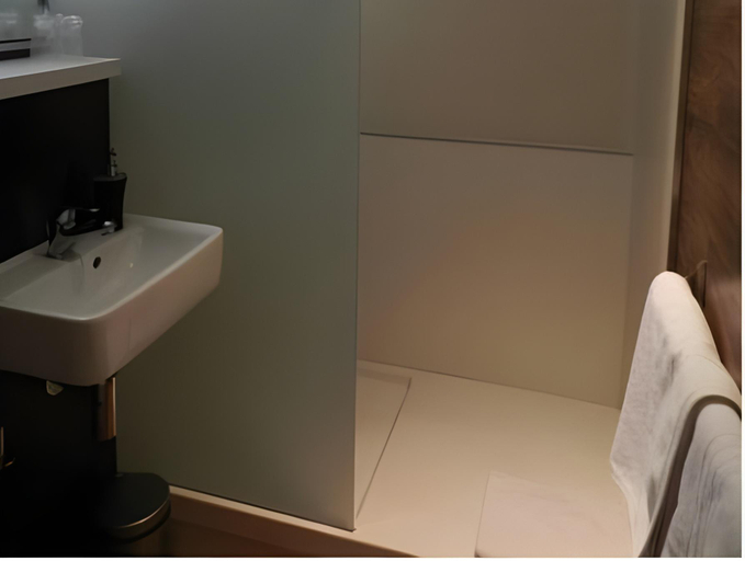Bathroom 3, Logis Hotel Restaurant & SPA Au Comte d'Ornon, Gironde
