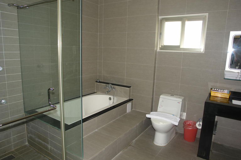 Bathroom 4, Hualien Sheraton Hostel, Hualien