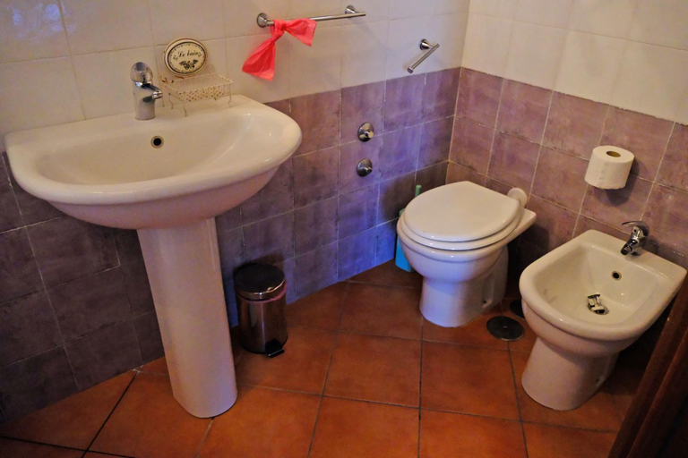 Bathroom 2, Conte Spencer, Caserta