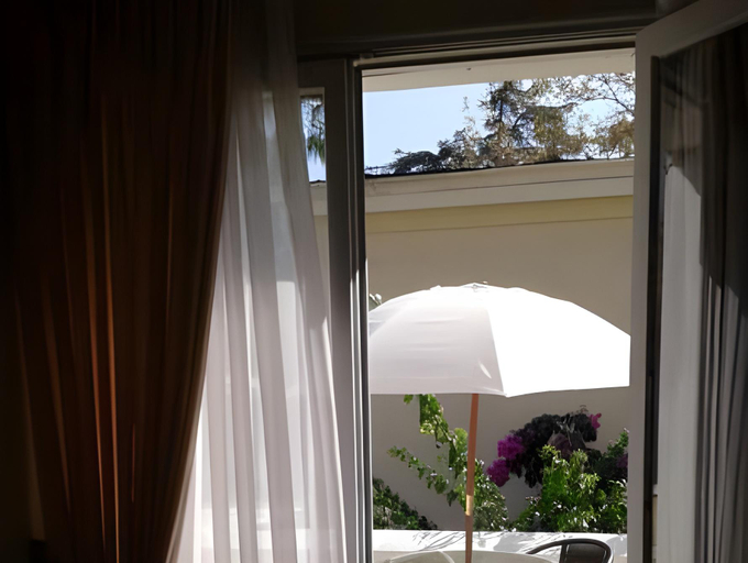 Others 5, Hotel Las Flores, Santiago
