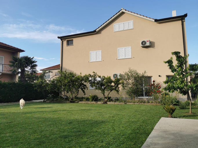 Others 3, Apartman Krsticevic, Metković