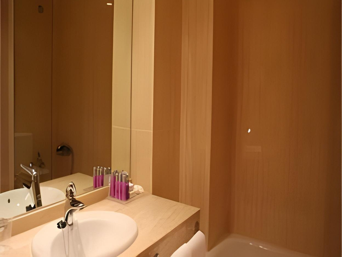 Bathroom 4, Hotel Spa Acevi Val d’Aran, Lleida