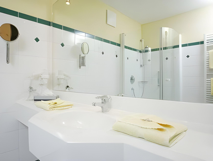Bathroom, MONS suites wine passion, Reutte