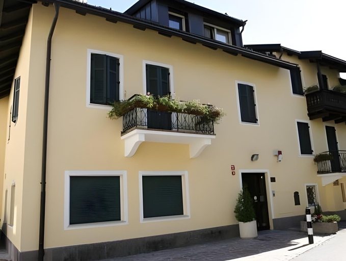 Others 5, Albergo Hofer, Bolzano