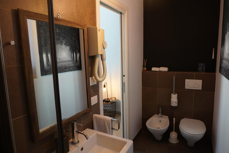 Bathroom 9