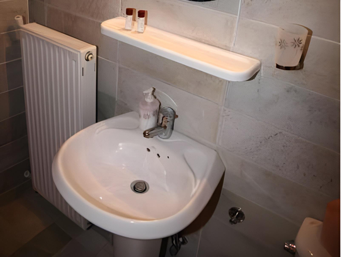 Bathroom 4, Kallisto Traditional Guesthouse, Central Macedonia