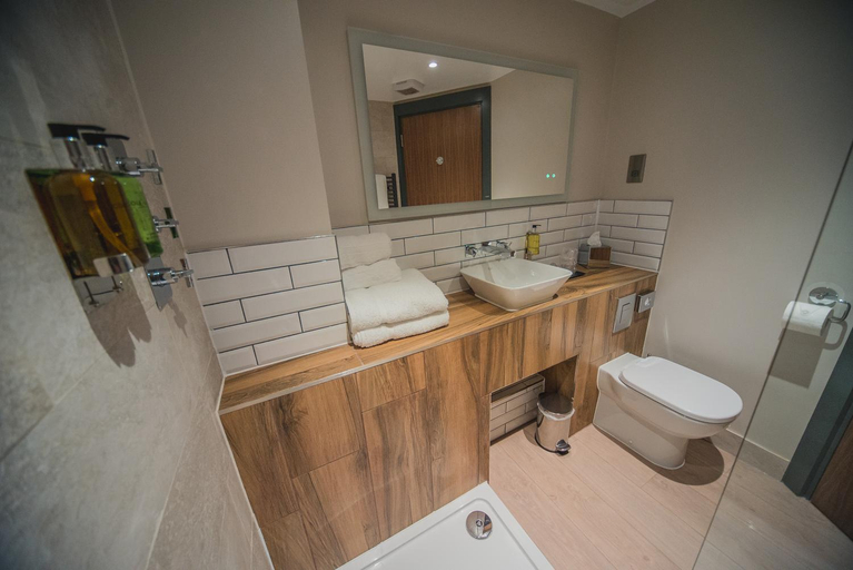 Bathroom 2, Thonock Park B&B, Lincolnshire