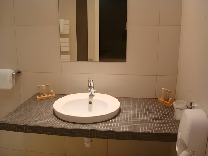 Bathroom 4, Hotel SPA Plage St Jean, Bouches-du-Rhône