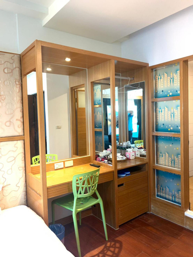 Others 3, Happiness Inn, Pingtung