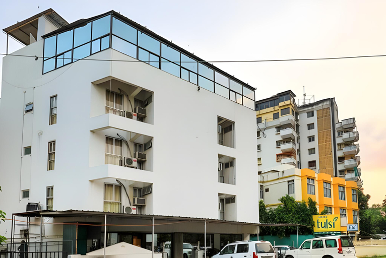 Exterior & Views
