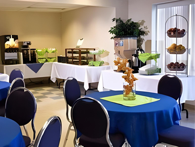 Food & Drinks, Conestoga Residence & Conference Centre, Waterloo