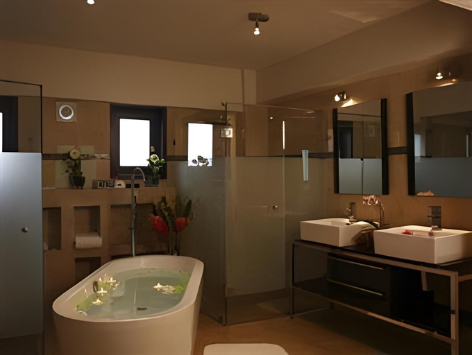 Bathroom 4, Casa de las Flores Hotel, Del Centro