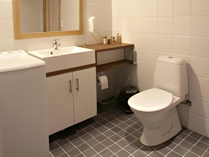 Bathroom 4, Santasport Resort, Lapland