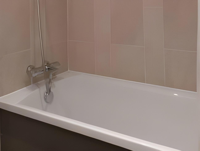 Bathroom 5, Hôtel de Bonlieu, Haute-Savoie