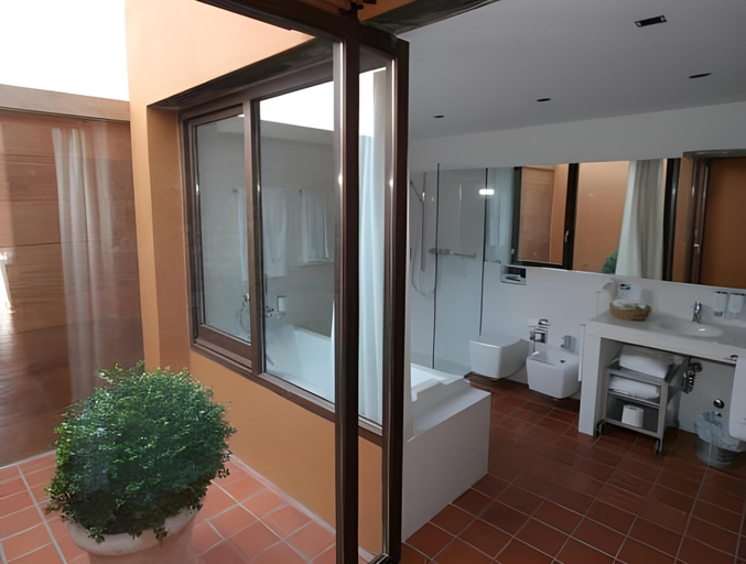 Bathroom 5, Mas Falgarona Hotel Boutique & SPA, Girona